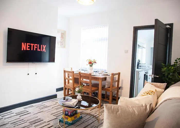 Stylish Home, Hosted By Esongrace Stays, Stoke-On-Trent - Perfect For Families - Contractors - Holiday Makers - Emergency Housing - Professionals, Relocators