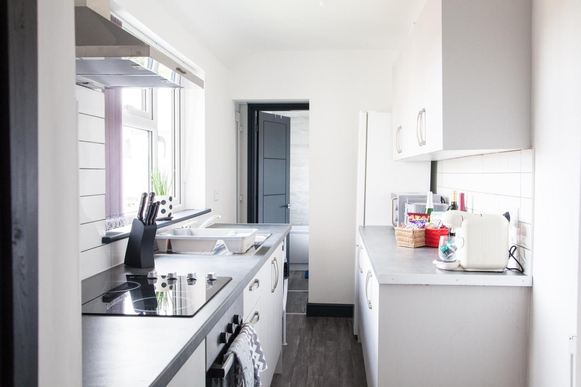 Stylish Home, Hosted By Esongrace Stays, - Perfect For Families - Contractors - Makers - Emergency Housing - Professionals, Relocators