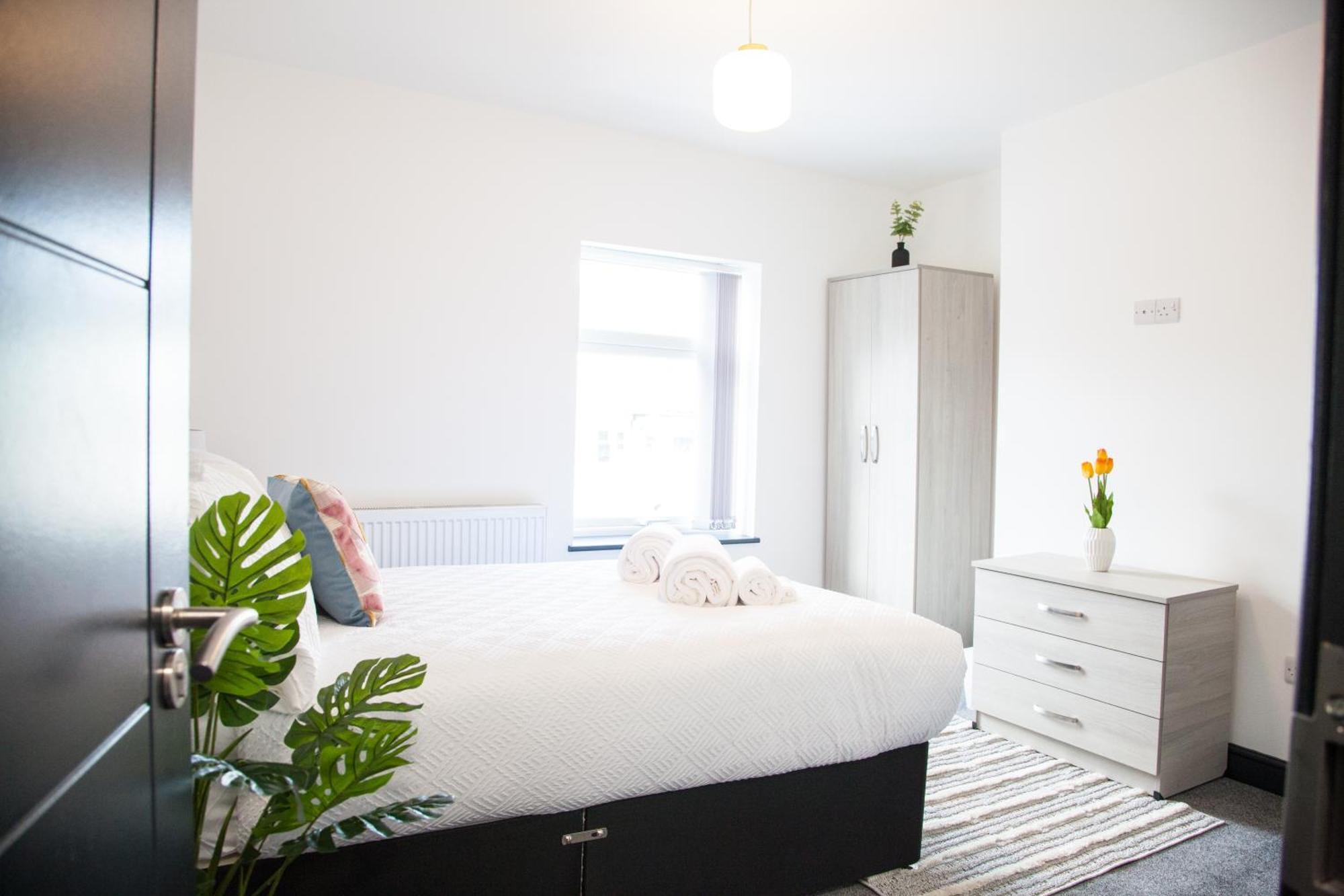 Stylish Home, Hosted By Esongrace Stays, - Perfect For Families - Contractors - Makers - Emergency Housing - Professionals, Relocators Holiday home *