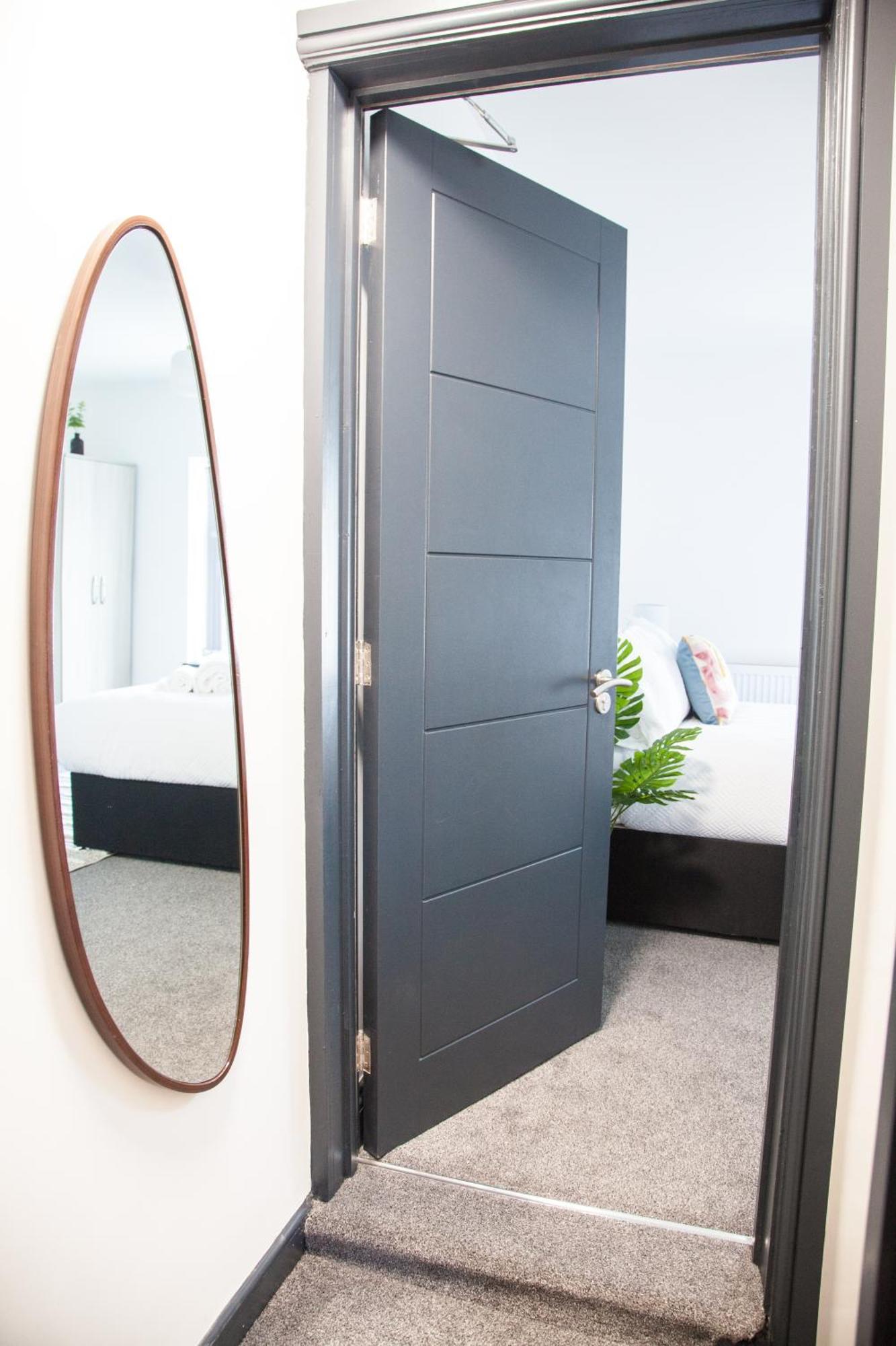 Holiday home Stylish Home, Hosted By Esongrace Stays, - Perfect For Families - Contractors - Makers - Emergency Housing - Professionals, Relocators Stoke-on-Trent