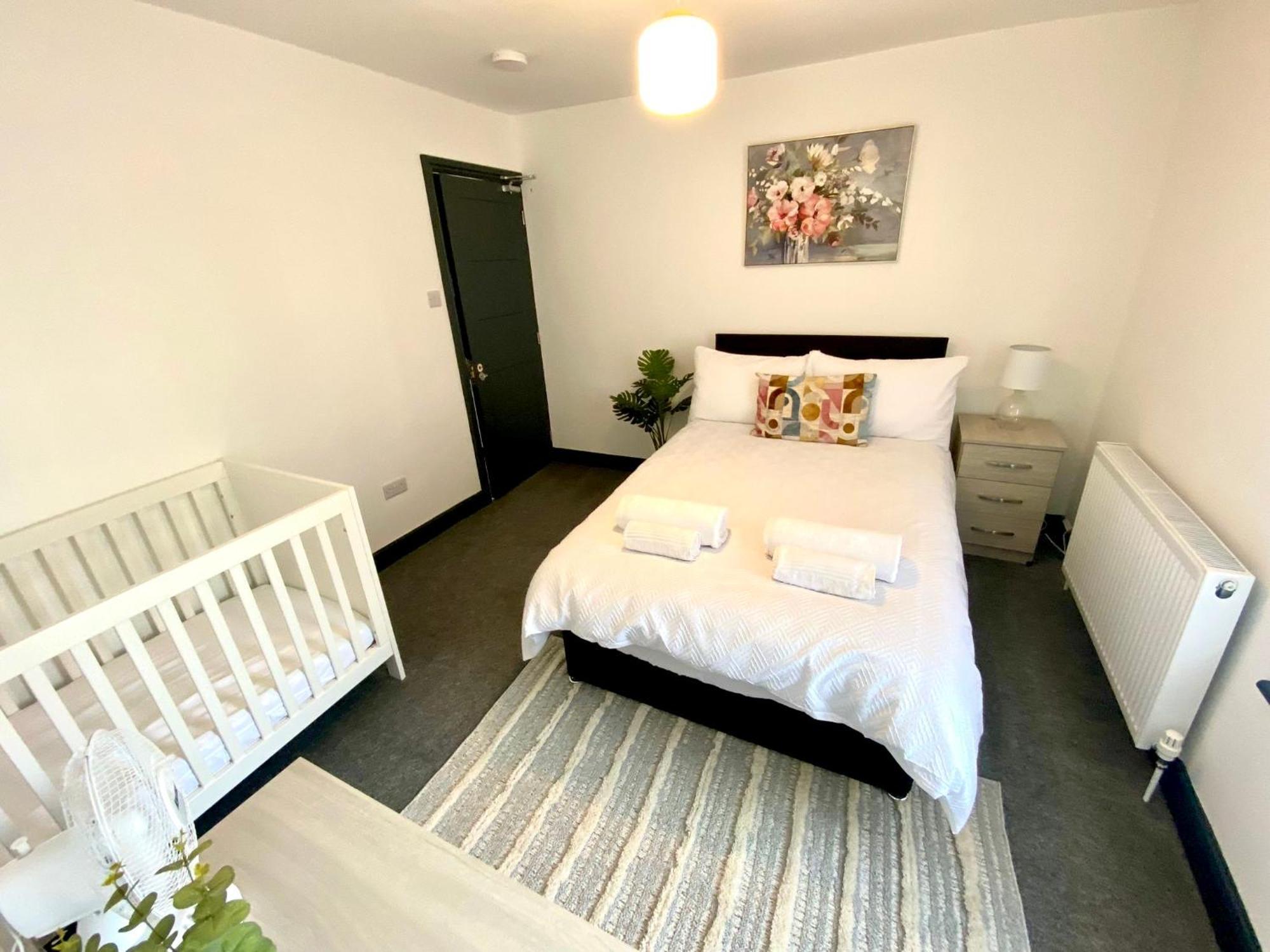 Holiday home Stylish Home, Hosted By Esongrace Stays, - Perfect For Families - Contractors - Makers - Emergency Housing - Professionals, Relocators *