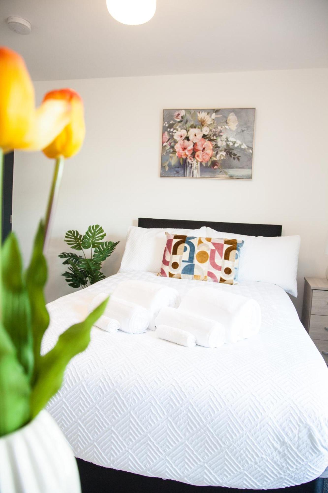 Stylish Home, Hosted By Esongrace Stays, - Perfect For Families - Contractors - Makers - Emergency Housing - Professionals, Relocators Holiday home Stoke-on-Trent